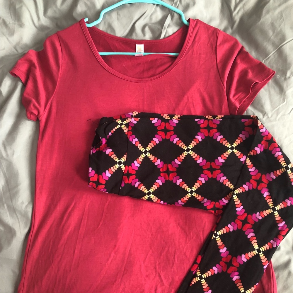 VGUC XS Classic T and NWOT OS leggings by LuLaRoe